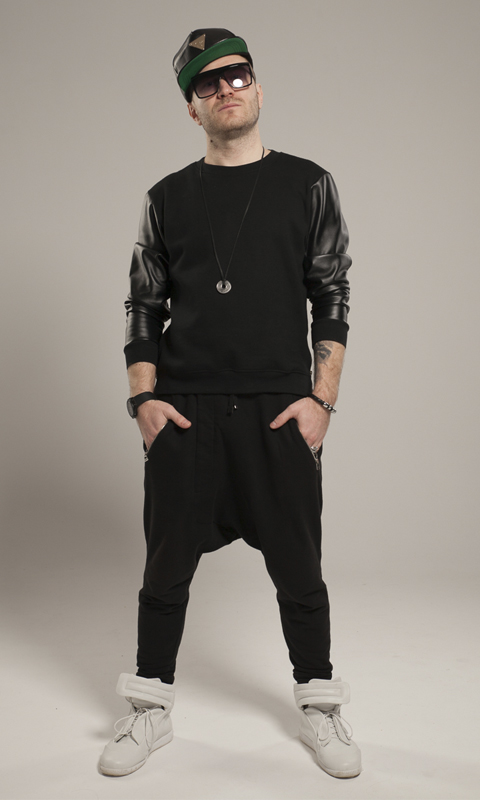 8marta-MC-Zali-color1